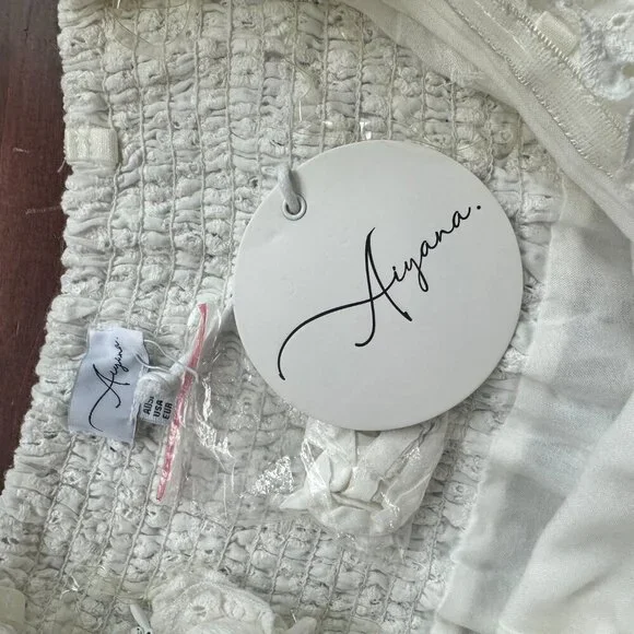 NWT AIYANA City Break Mini Dress White Eyelet Strapless Size Large - Picture 9 of 16